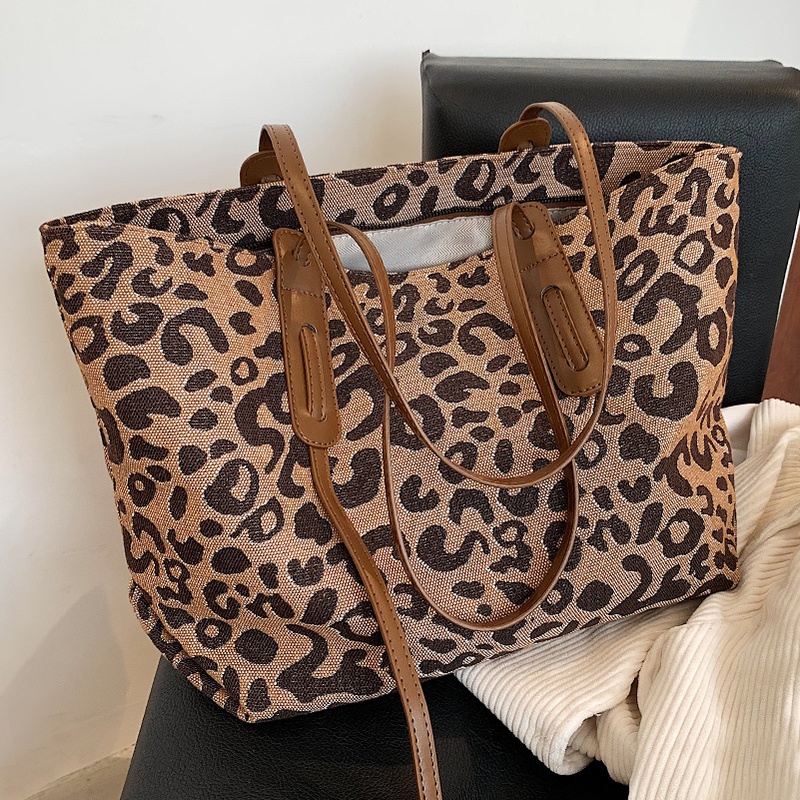 Big Bag Womens Bag 2021 New Fashion Leopard Print SpecialInterest Shoulder Bag Large Capacity Versatile Class Commuter Tote