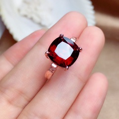 Nuevo anillo de granate de imitación Natural en vivo de la paloma sangre de la paloma Color rojo fuego Seiko abierto anillo de gemas de colores