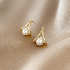 Korean Design Pearl Earrings Female Online Influencer Ins Style Micro Zircon-Encrusted Stud Earrings Cold Style Simple Trending Earrings