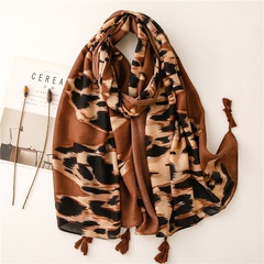 European and American fashion leopard and zebra pattern cotton and linen scarf tassels to keep warm sunscreen silk scarf travel shawl