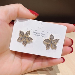 S925 silver needle Korean version of the new flower rhinestone earrings simple temperament earrings