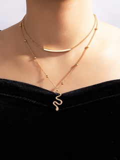 Europäischer und amerikanischer grenzüberschreitender neuer kreativer Schmuck goldene geometrische mehrschichtige Halskette schlangenförmige doppelschichtige Halskette