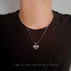 Coréen nouveau collier d'amour lisse en acier inoxydable tempérament chaîne de clavicule en trois dimensions coeur de pêche bijoux en gros