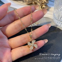 Rotatable small windmill necklace light luxury niche clavicle chain copper micro-inlaid rotating necklace accessories
