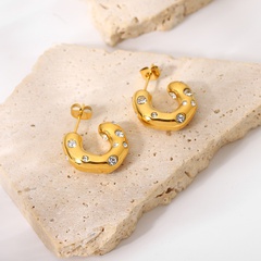 special-shaped hammer pattern inlaid zirconium C-shaped earrings 18K gold-plated stainless steel earrings