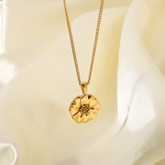 European and American Same Necklace Stainless Steel 18K Gold Three-dimensional Flower Pendant Necklace