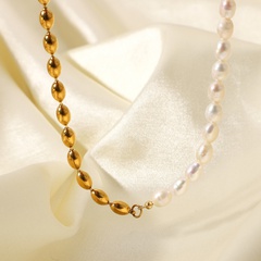 Europäische und amerikanische Halbsüsswasserperle halb-18K vergoldete Perlenkugel einfacher Edelstahlschmuck kurze Halskette Modeschmuck