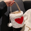 Love Pouch 2021 Autumn and Winter New Chain Messenger Bag Niche Cute Girl Furry Portable Bucket Bagpicture25