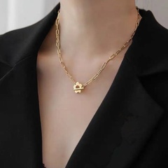 Leichte Luxus-Nische Gänseblümchenblume Titanstahl Halskette Sommer 2021 neue weibliche Titanstahl einfache Schlüsselbeinkette