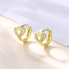 Boucle d'oreille coréenne creuse en forme de coeur en gros Nihaojewelry