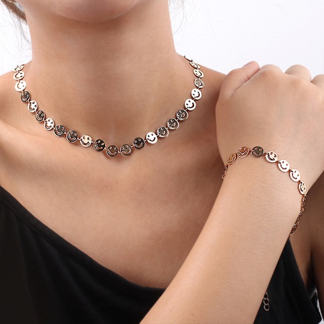 Lentejuelas geométricas cara sonriente collar pulsera al por mayor Nihaojewelry's discount tags