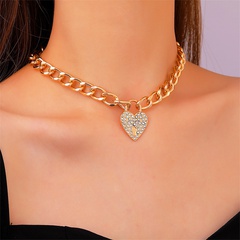 European And American Fashion Diamond Heart Clavicle Chain Special-Interest Design Peach Heart Pendant Necklace Personalized High-Grade Sweater Chain Fashion