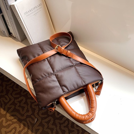 Large-capacity bag women portable bag shoulder messenger bag's discount tags