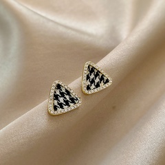 simple contrast color plaid geometric triangle rhinestone alloy earrings