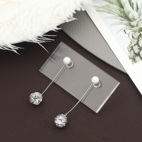 Light luxury niche classic all-match thin earrings's discount tags