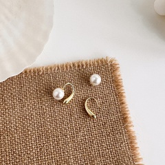 Simple metal pearl earrings women's autumn and winter niche light luxury earrings
