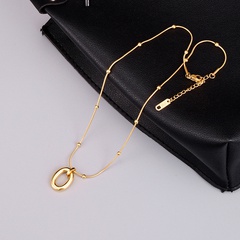 einfache runde Schlangenbeutelperlen ovaler Anhänger Gold Titanstahl plattiert 18K Gold Halskette