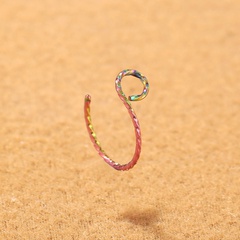 Clou de nez en forme d'anneau de nez de couleur à torsion simple de type C en acier inoxydable à la mode