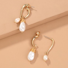 Fashion geometric retro earrings metal baroque pearl earrings