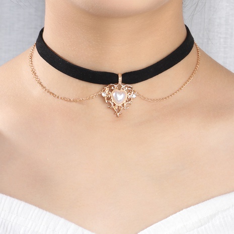retro girl peach heart velvet pendant necklace collarbone chain choker NHQN602230's discount tags