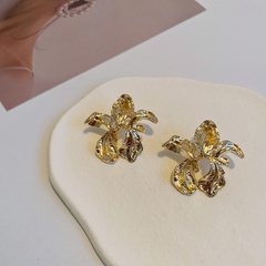 Retro Elegant Metal Flower Stud Earrings Trendy Ear Clips Wholesale