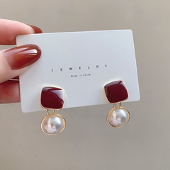 retro elegant pearl fashion drip oil geometric earrings
