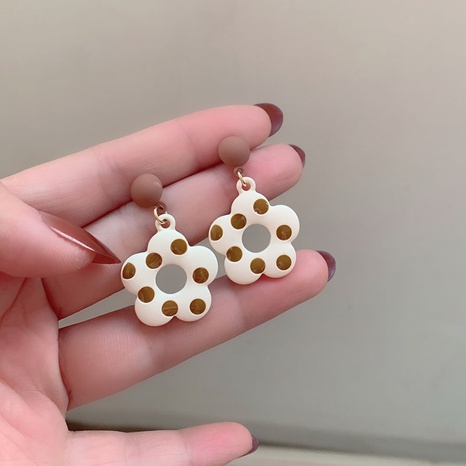 simple spotted flower cute girl paint fresh earrings's discount tags
