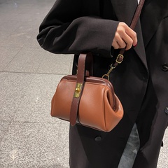 Simple Retro Portable Shell Bag New Texture Messenger Bag Contrast Color Clip Bag