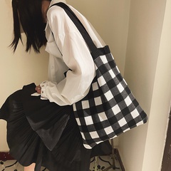 new fashion knitted wool shoulder black and white simple plaid bag