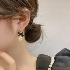 Niche design sense zircon bow earrings new trendy fashion sense light luxury copper earrings
