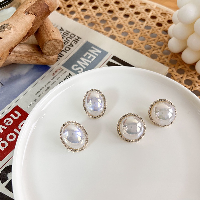 Korean style retro pearl earrings temperament round diamond laser pearl alloy earrings