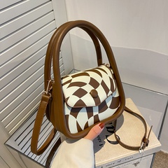 Niche design fashion handbag women's winter 2021 new messenger small bag