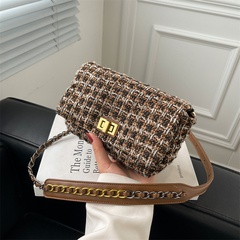 Autumn and winter 2022 trendy braided chain shoulder messenger bag