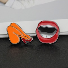 Korean version of creative sexy red lips oil drip alloy brooch