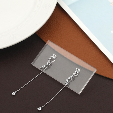 Pendientes de cobre delgados elegantes con colgante de diamante clásico simple's discount tags