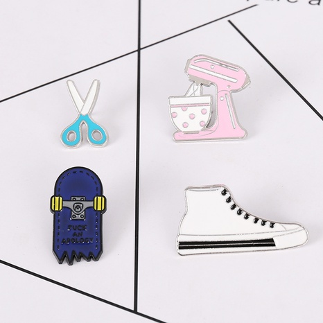 Fashion creative skateboard blue white paper-cutting knife dripping oil brooch's discount tags