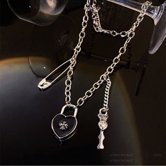 Heart lock key necklace pendant new women's light luxury niche collarbone chain