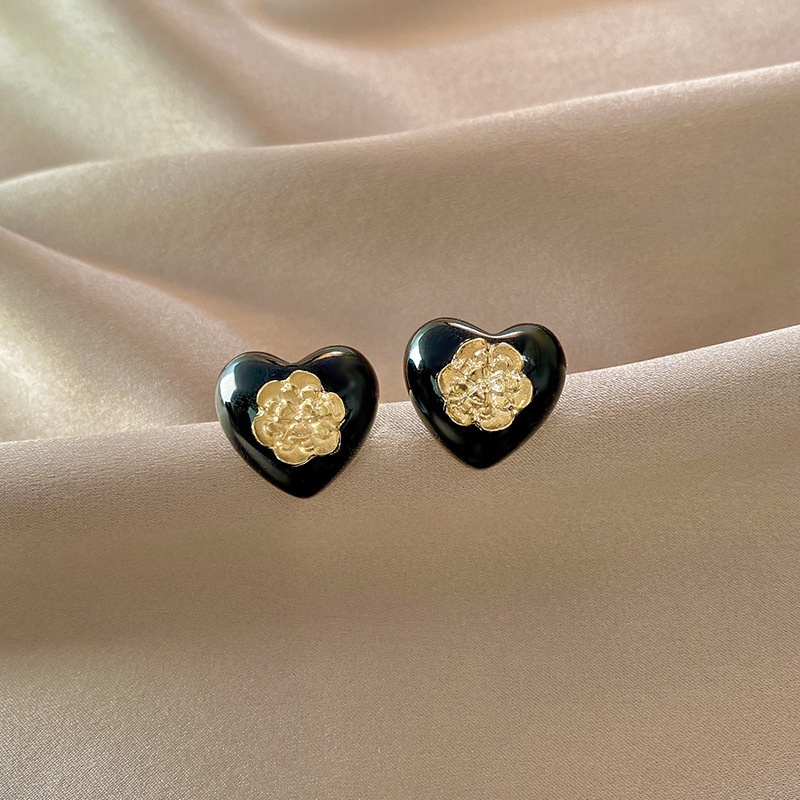 retro earrings black and white heartshaped camellia earrings alloy ear jewelry