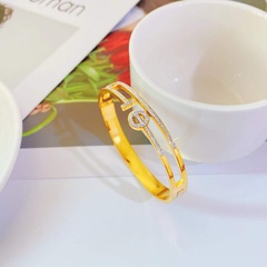 Tendance de la mode creux nouveau bracelet en acier titane bracelet micro zircon