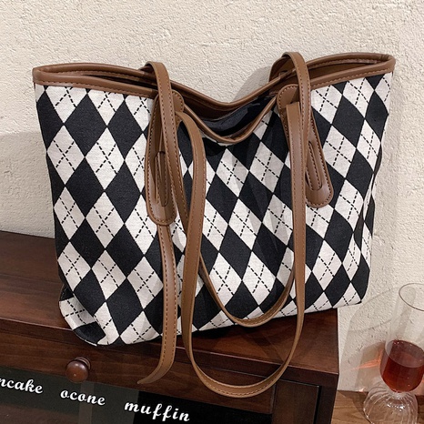 Large-capacity new trendy fashion plaid shoulder tote satchel bag's discount tags
