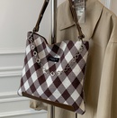 Simple and casual largecapacity shoulder tote bag womens checkerboard tote bagpicture9