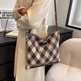 Simple and casual largecapacity shoulder tote bag womens checkerboard tote bagpicture13