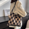 Simple and casual largecapacity shoulder tote bag womens checkerboard tote bagpicture14