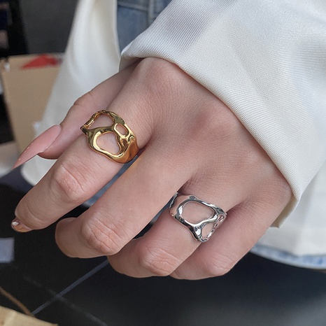 Französischer leichter luxuriöser unregelmäßiger hohler, glänzender, versilberter Ring aus Kupfer, weiblich's discount tags