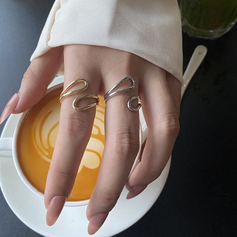 Koreanischer Mode-Wellendesign-Ring, weiblicher Trend, versilberter Kupferschmuck's discount tags