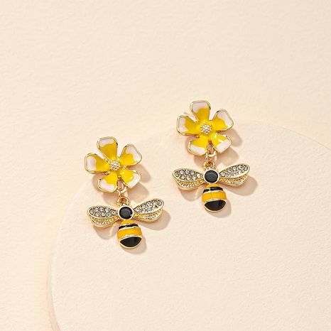 New Year's ear jewelry bee flower earrings diamond drop oil earrings female NHQJ621681's discount tags