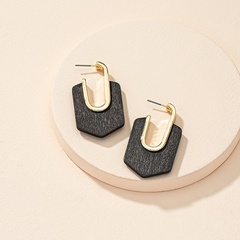 einfache hölzerne geometrische Retro-Ohrringe in Kontrastfarbe im Großhandel