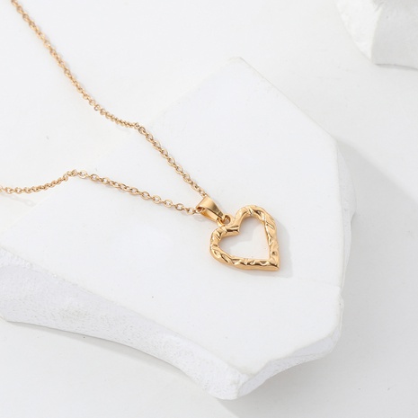 Collier pendentif ondulation en forme de coeur plaqué cuivre 18K Saint Valentin's discount tags