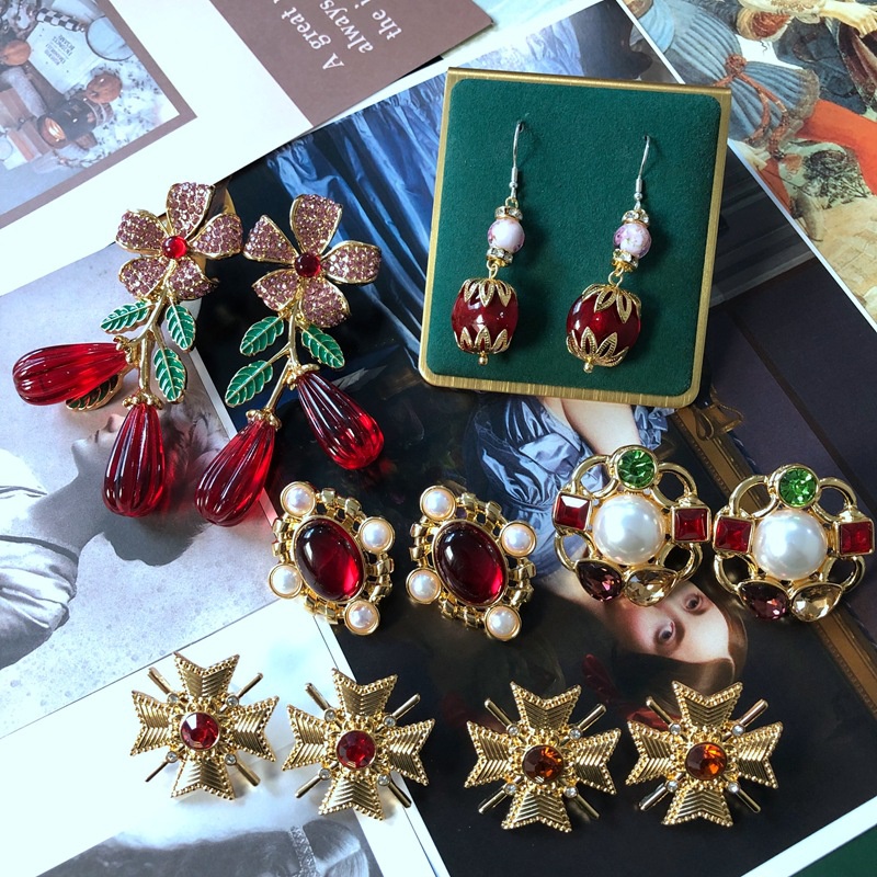 Retro geometric flower gemstone diamond glass baroque earrings wholesale