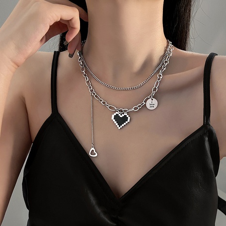 Coeur rétro coréen teint noir empilé thollow design anglais chaîne de clavicule femelle's discount tags